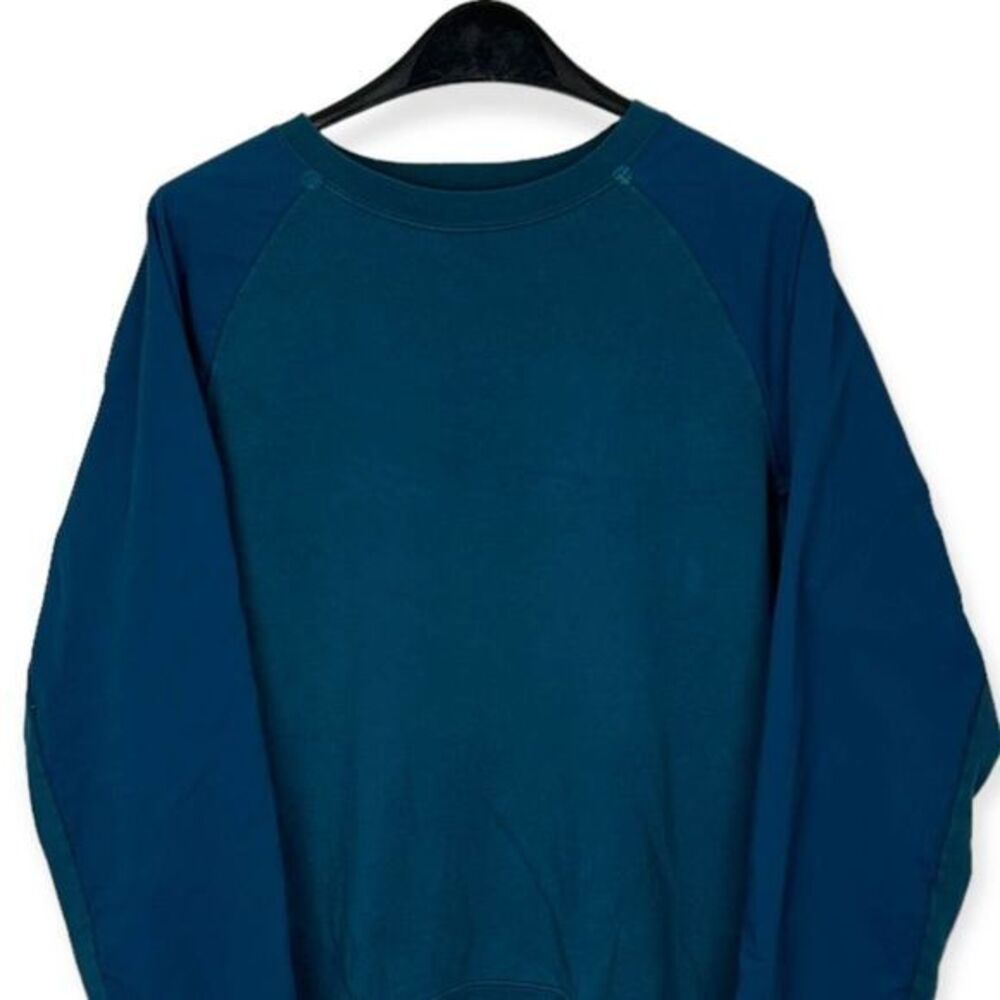 Nike SB Men's Medium Crew Neck Sweatshirt Water Resistant Sleeves‎ Solid Blue
